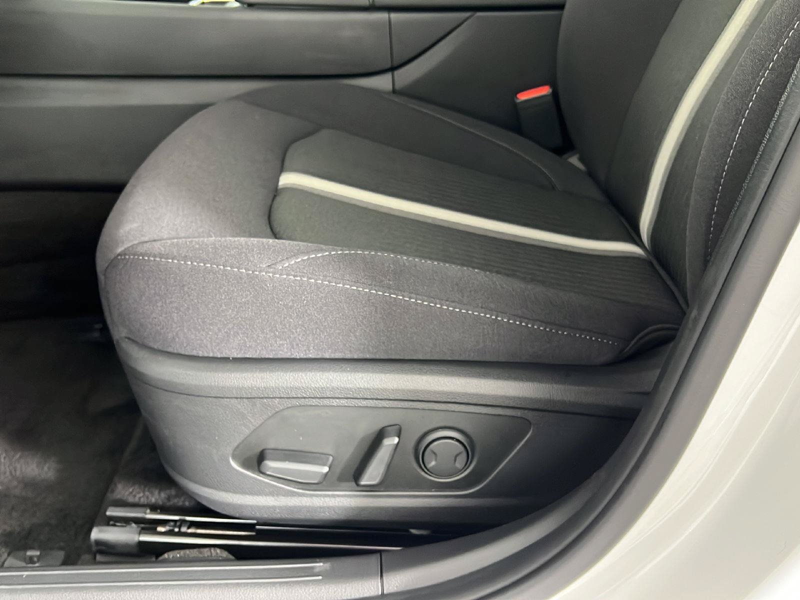 Used 2025 Hyundai Sonata SEL FWD image 14