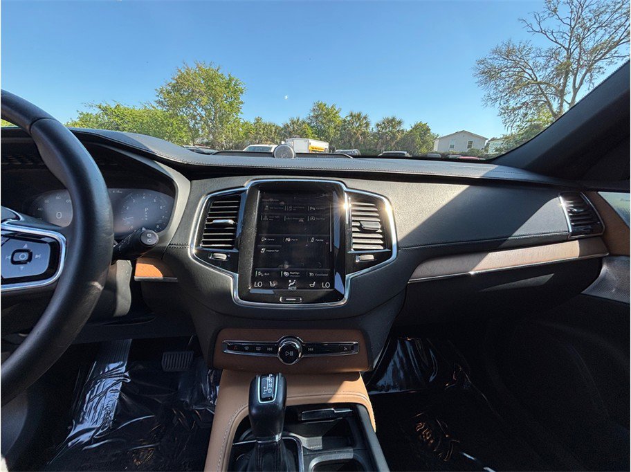 Used 2016 Volvo XC90 T6 Inscription w/ Vision Package image 11