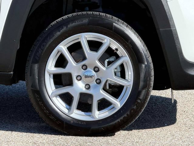 Certified 2023 Jeep Renegade Latitude AWD/4WD image 9