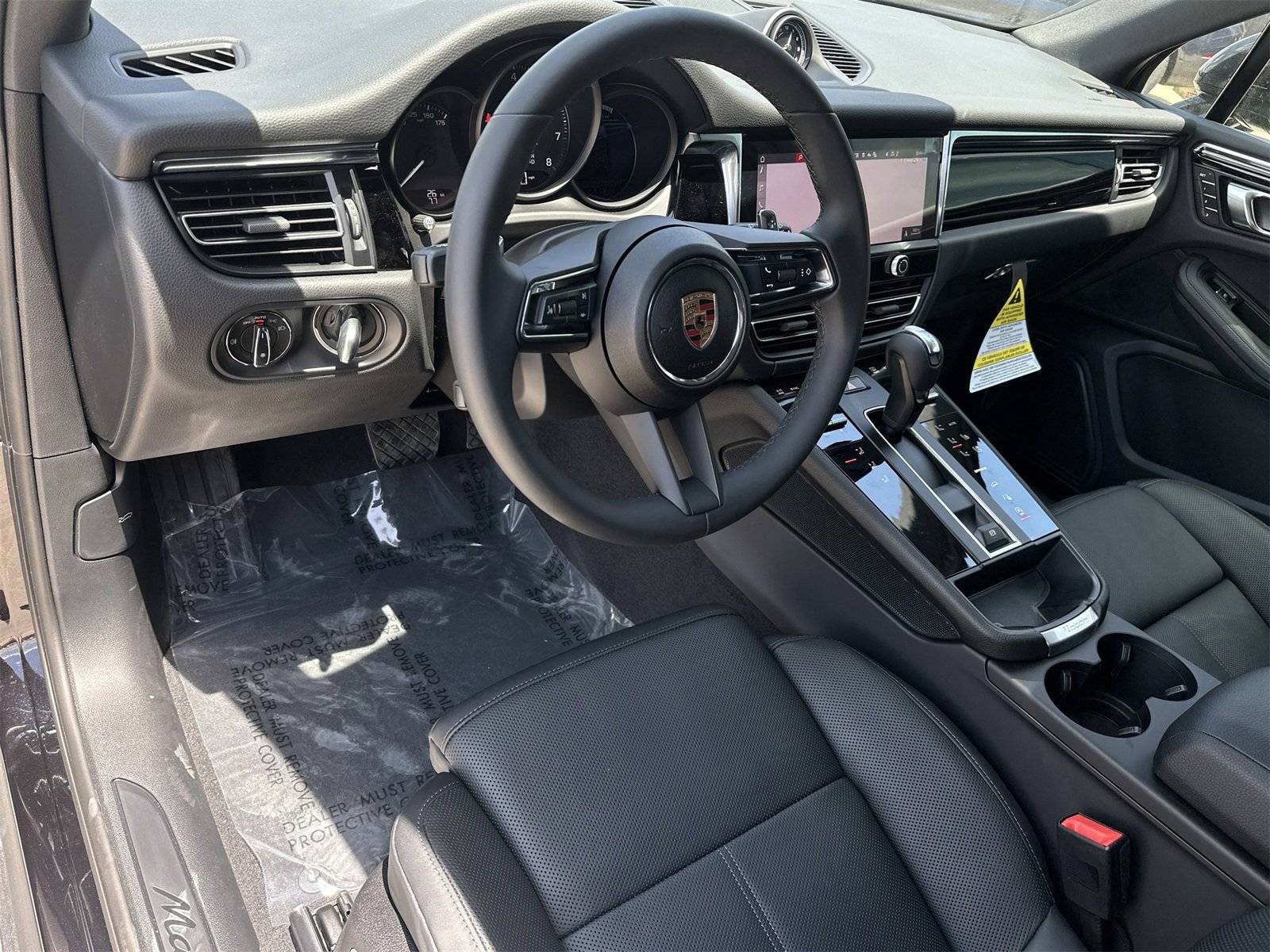 New 2025 Porsche Macan image 4