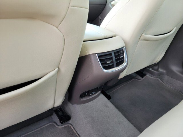 Used 2024 Chevrolet Malibu LT image 30