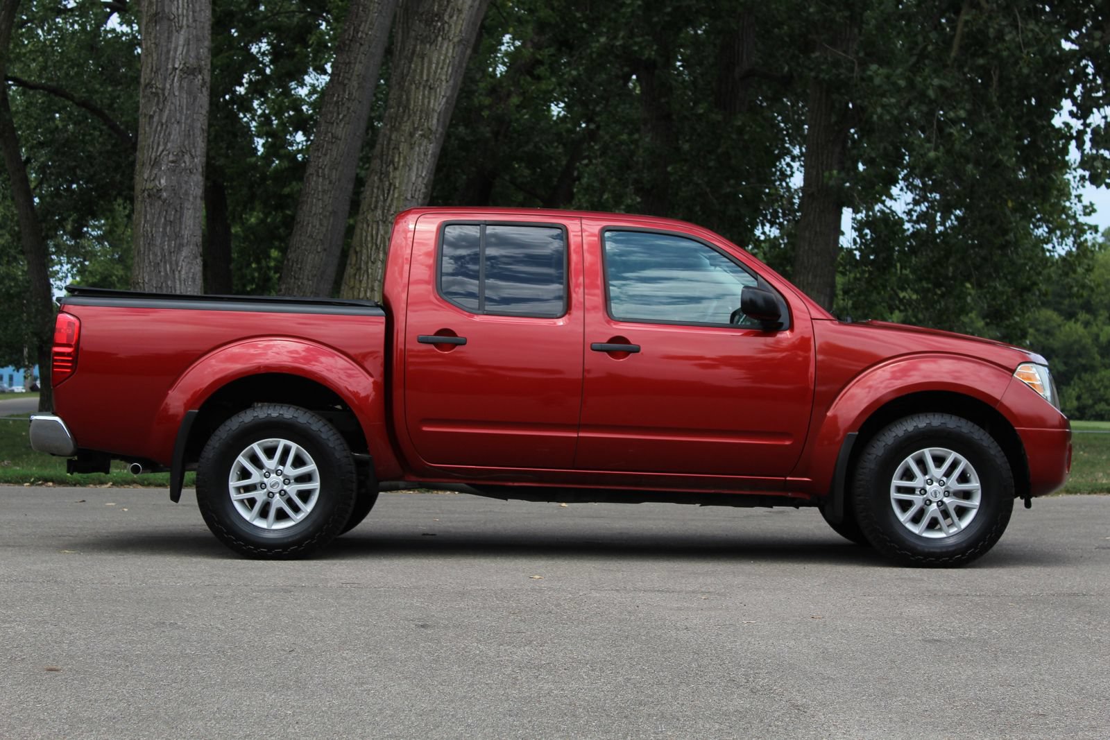 Used 2018 Nissan Frontier SV AWD/4WD image 8