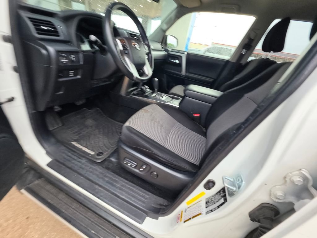 Used 2014 Toyota 4Runner SR5 AWD/4WD image 22