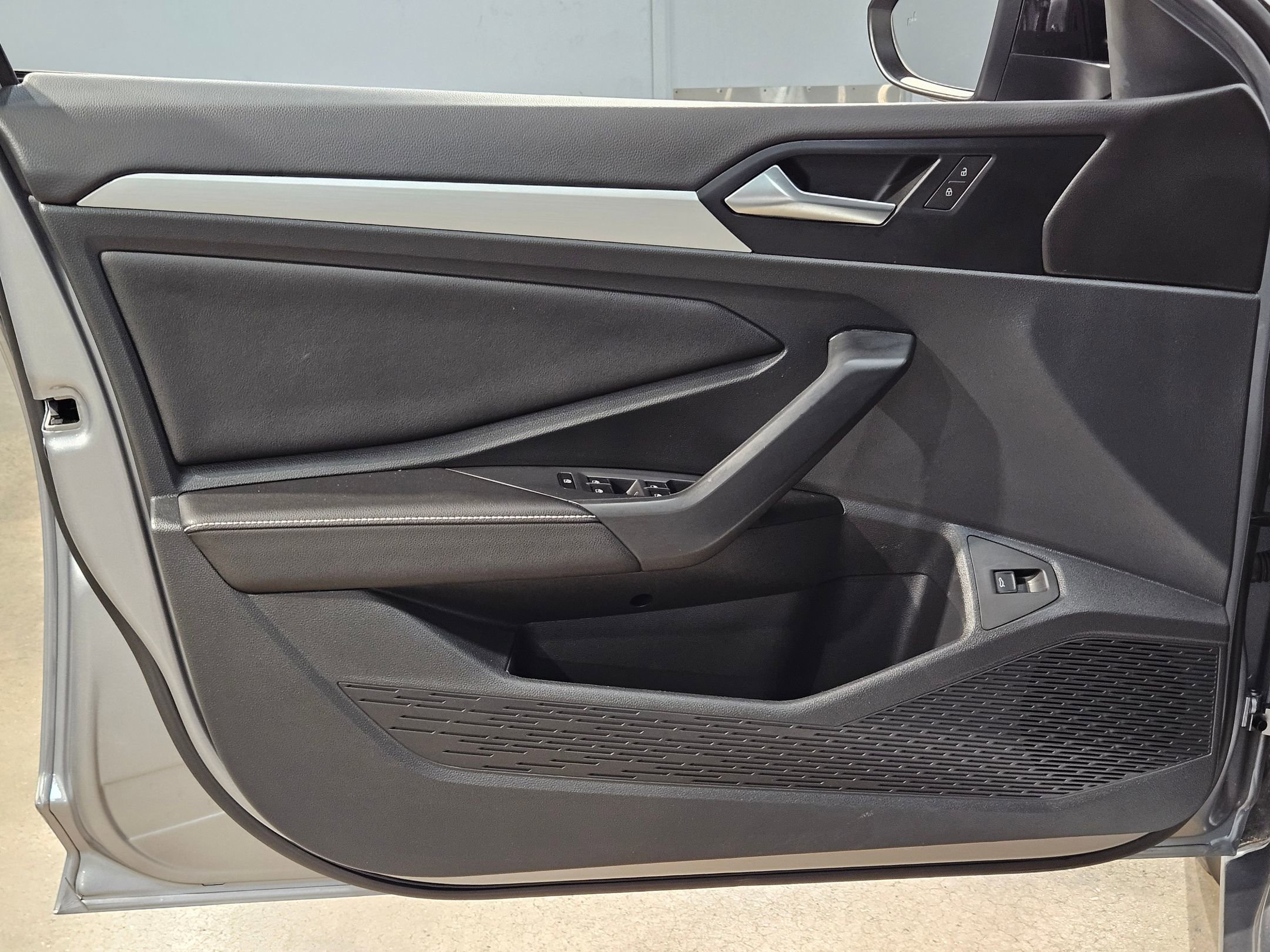 Used 2025 Volkswagen Jetta Sport image 20