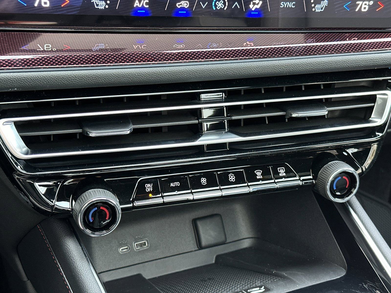 New 2026 Chevrolet Traverse Z71 w/ Driver Confidence Package image 25