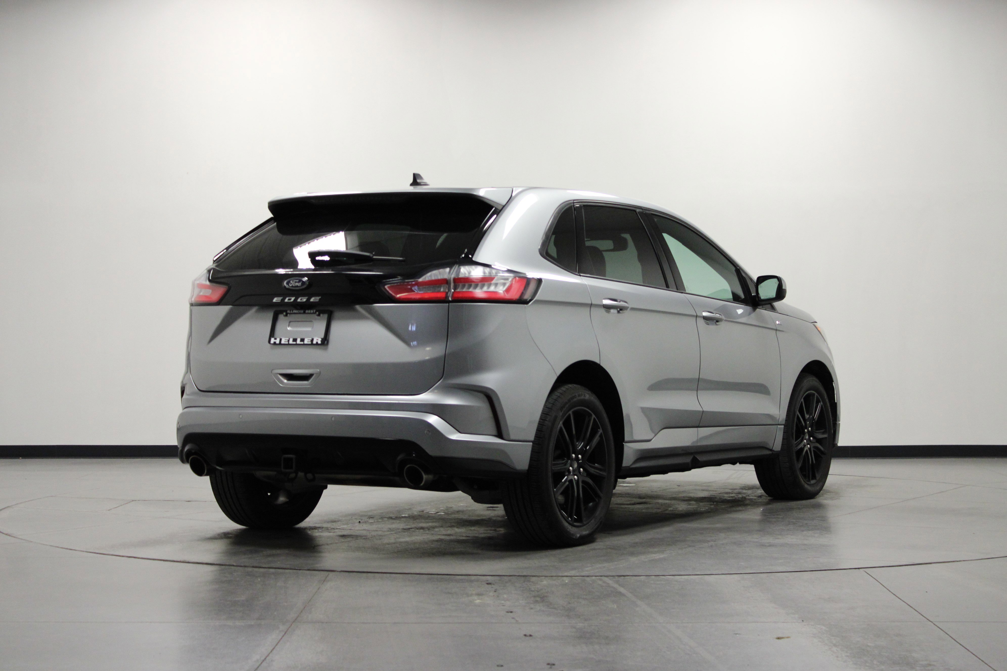 Used 2021 Ford Edge ST-Line w/ Class II Trailer Tow Package image 4