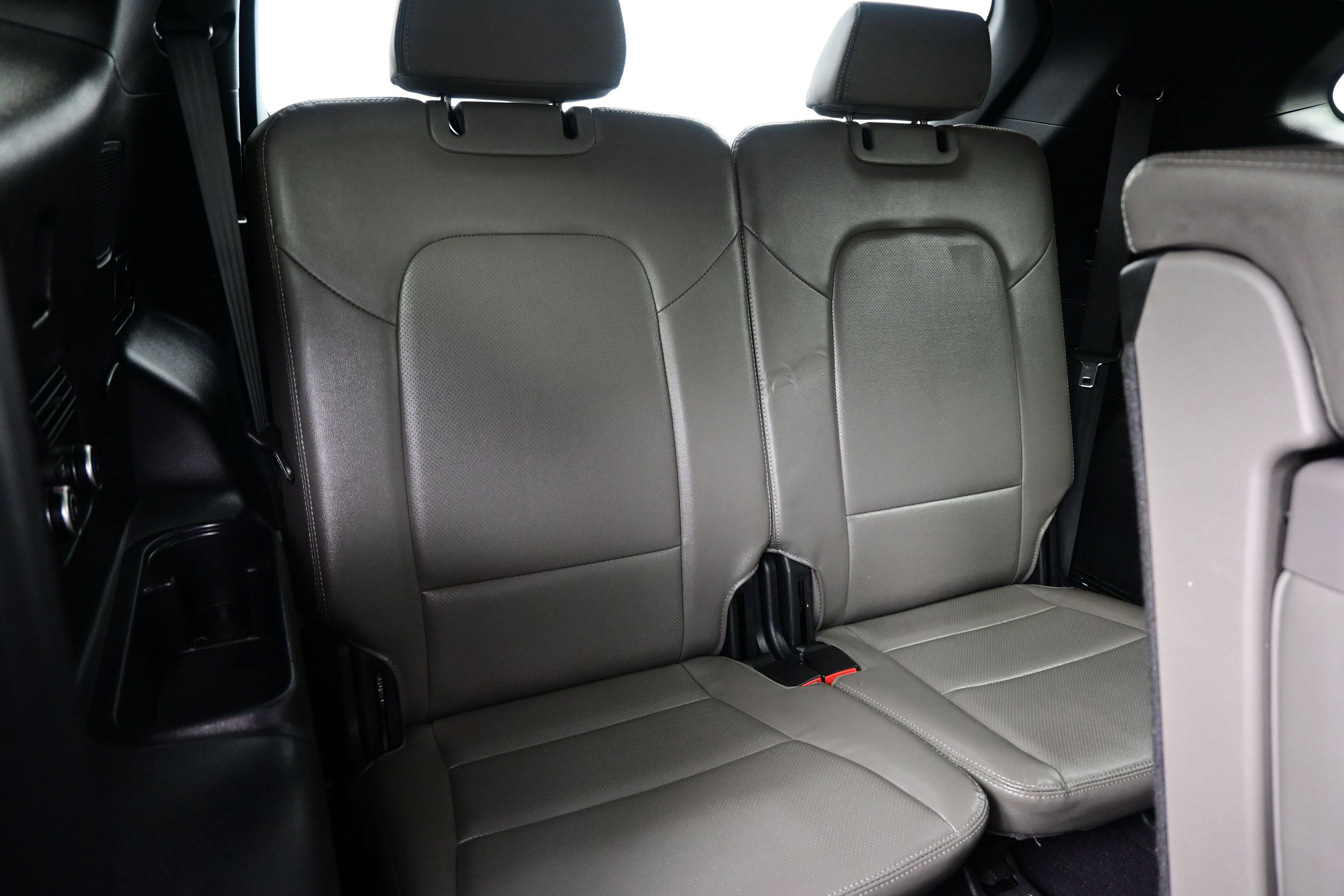 Used 2016 Hyundai Santa Fe SE w/ Option Group 03 FWD image 18