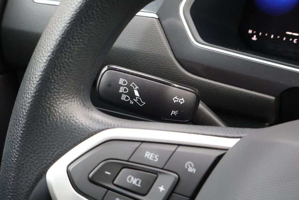 Used 2022 Volkswagen Tiguan S image 23