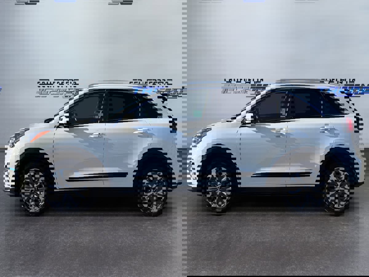 Used 2022 Kia Niro EX Premium w/ Cold Weather Package image 8