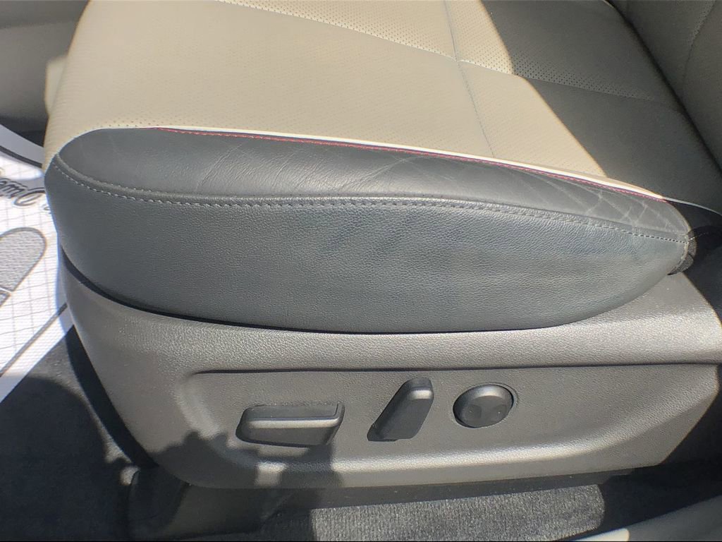 Used 2018 Kia Sedona EX image 31