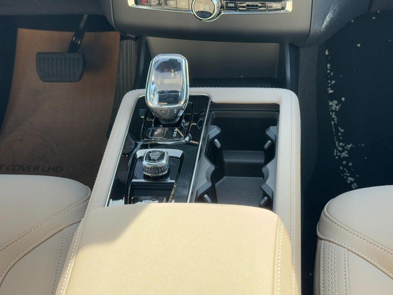New 2026 Volvo XC90 B5 Plus w/ Protection Package image 9