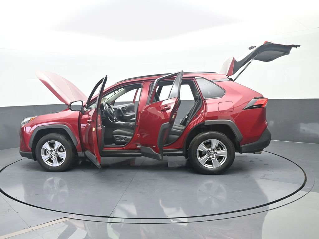 Used 2025 Toyota RAV4 XLE image 76
