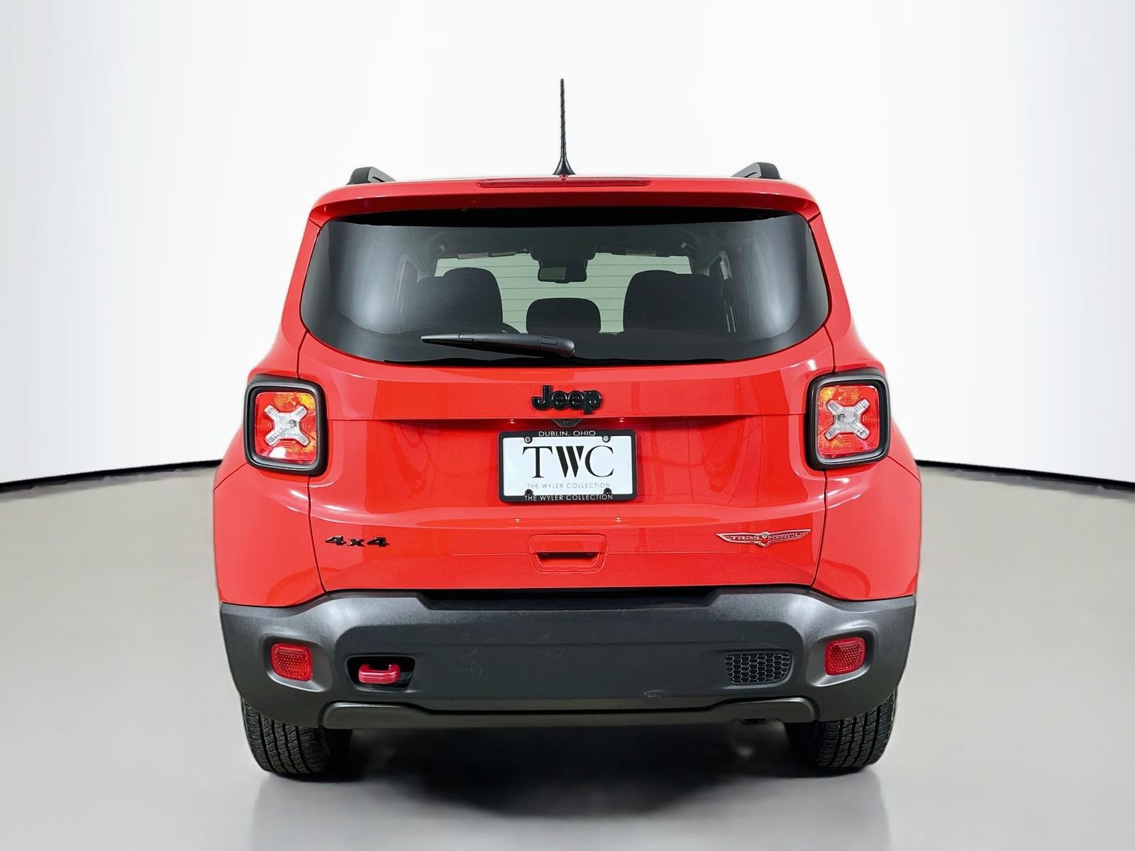 Used 2023 Jeep Renegade Trailhawk w/ Trailhawk Elite Group AWD/4WD image 6
