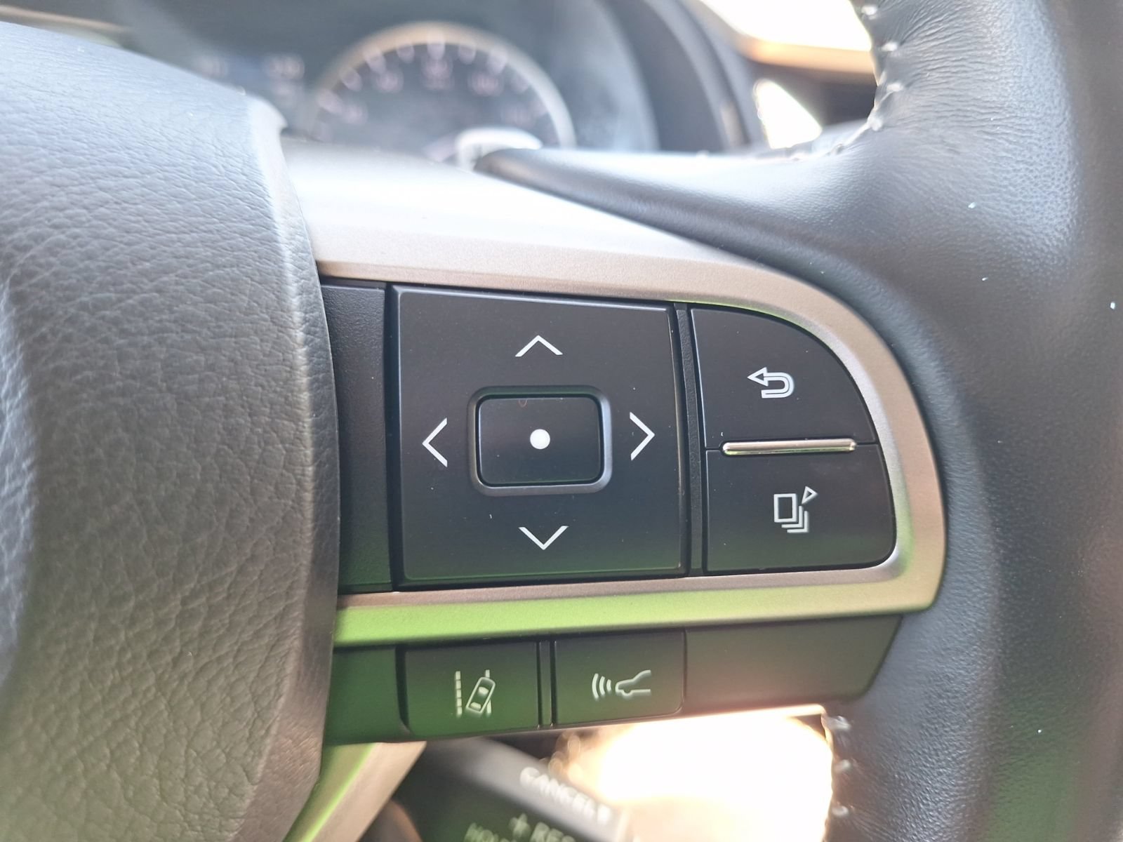 Used 2021 Lexus RX 350L Premium w/ Premium Package AWD/4WD image 19