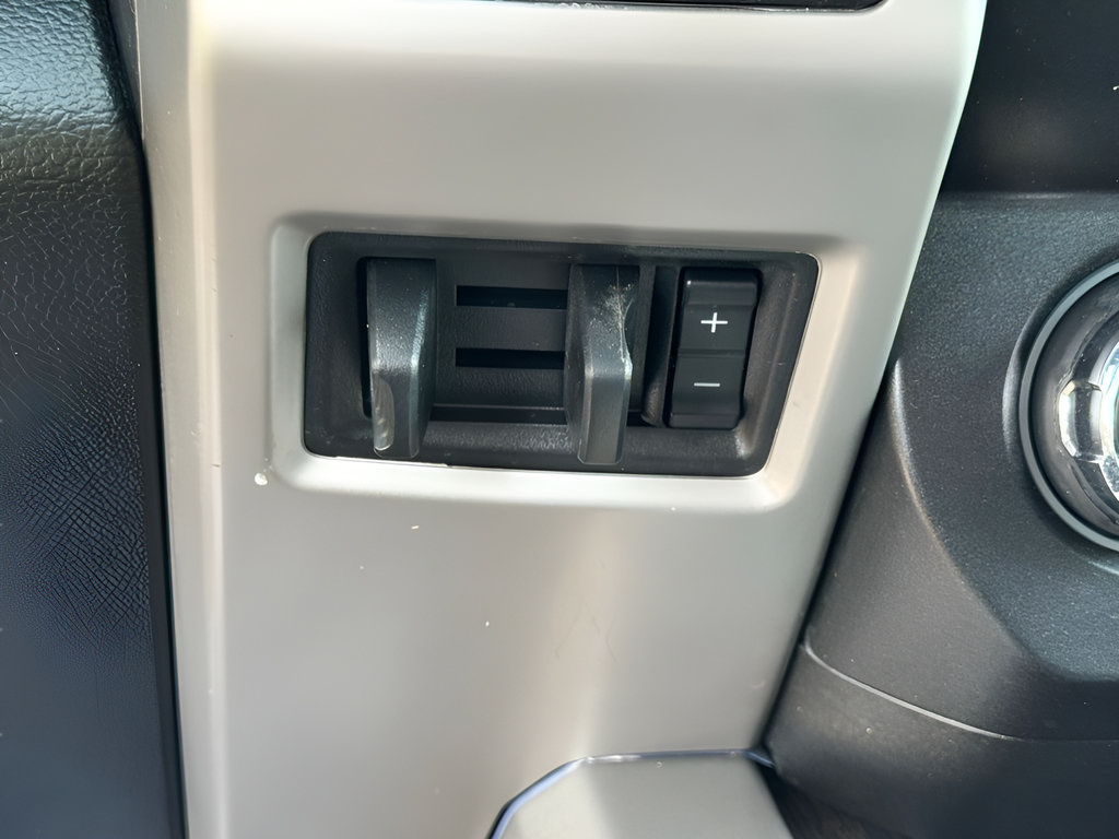 Used 2020 Ford F350 Lariat w/ Chrome Package AWD/4WD image 20