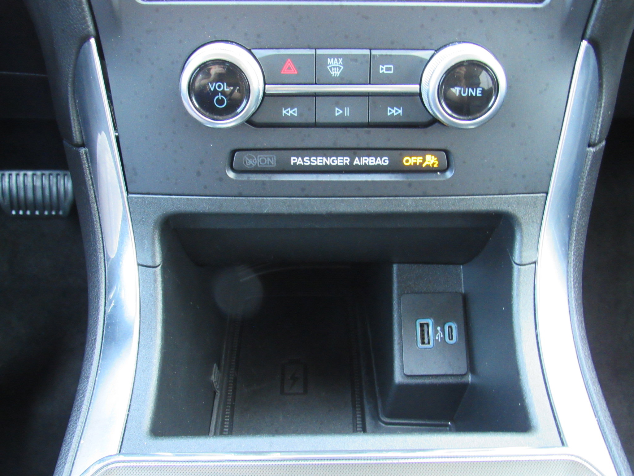 Used 2024 Ford Edge Titanium image 21