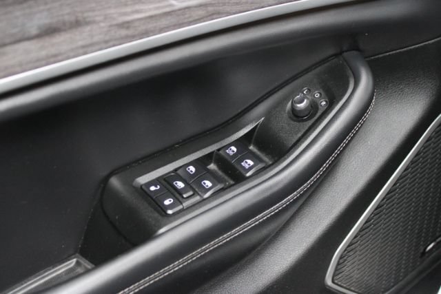 Used 2021 Jeep Grand Cherokee L Limited AWD/4WD image 8