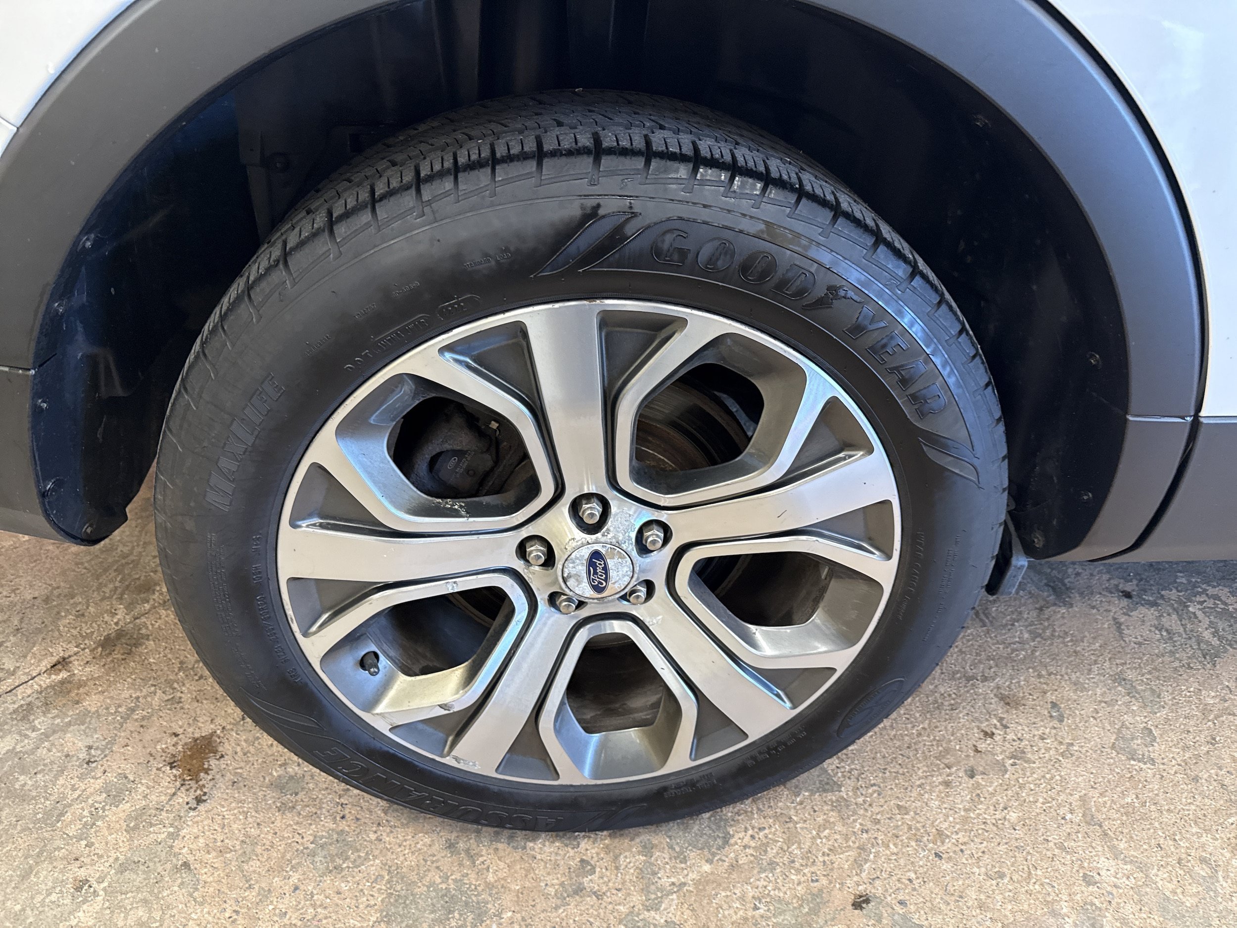 Used 2018 Ford Explorer Platinum AWD/4WD image 12