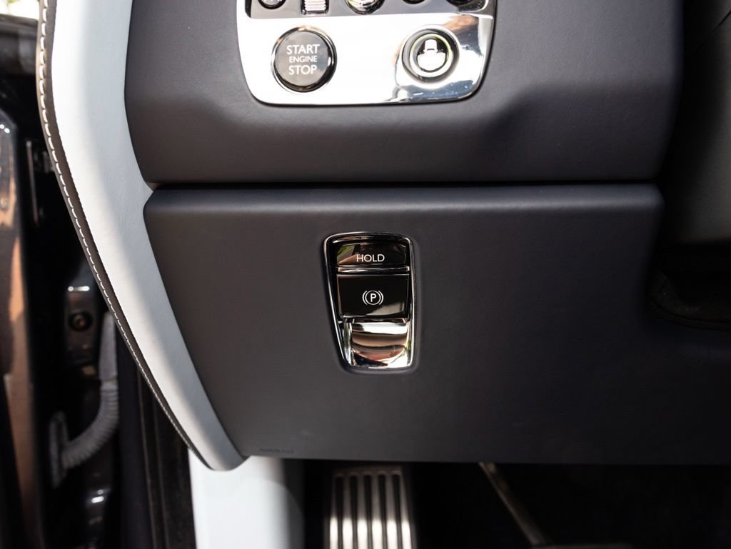 Certified 2022 Rolls-Royce Cullinan w/ Cullinan Package AWD/4WD image 34