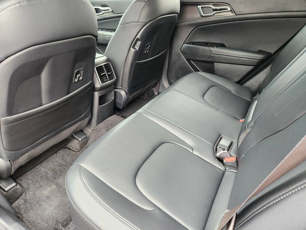 Certified 2025 Kia Sportage EX AWD/4WD image 17