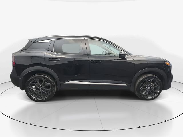 Used 2025 Nissan Kicks SR image 11