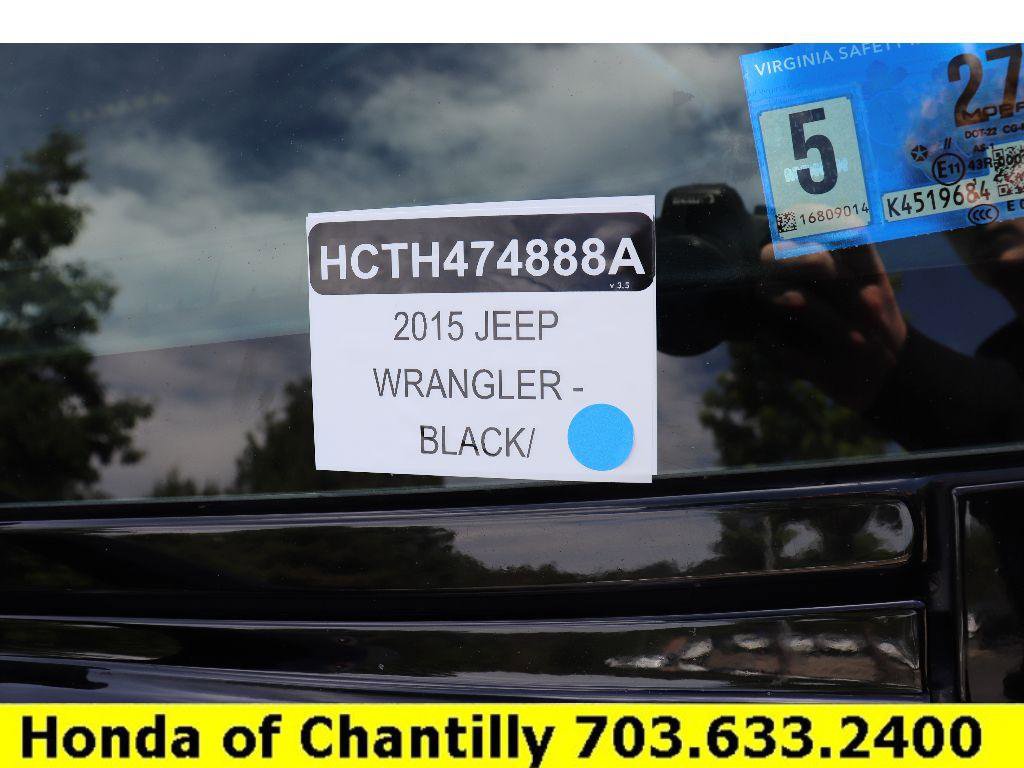 Used 2015 Jeep Wrangler Unlimited Sahara w/ Connectivity Group AWD/4WD image 32