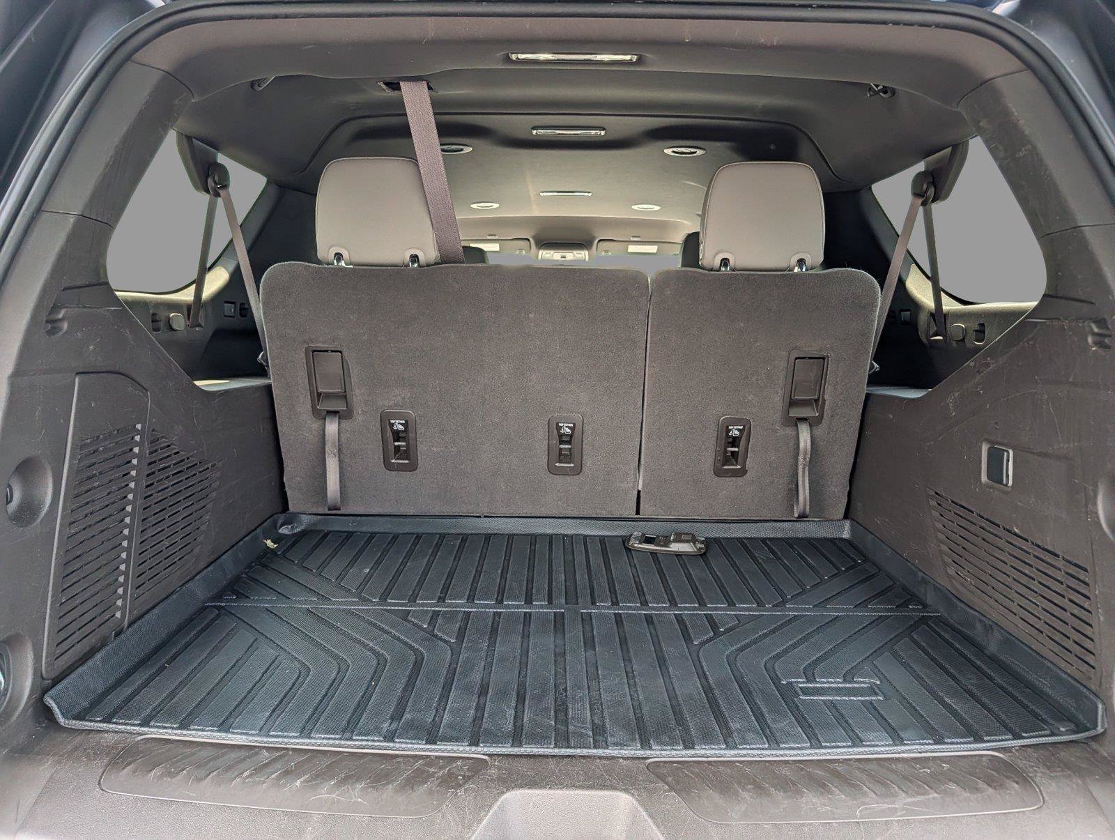 Used 2022 Chevrolet Suburban LT AWD/4WD image 36