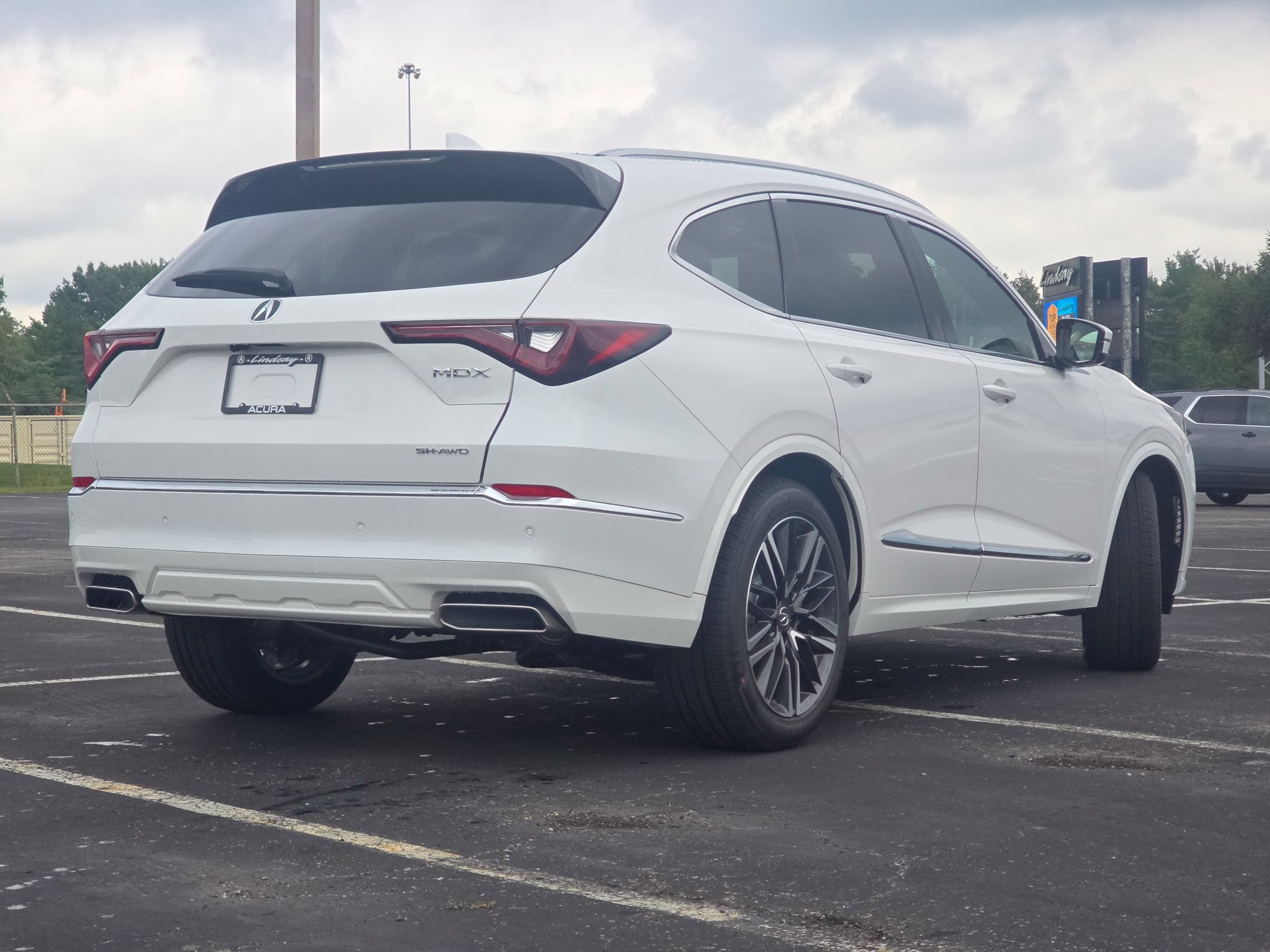 New 2026 Acura MDX w/ Advance Package AWD/4WD image 4