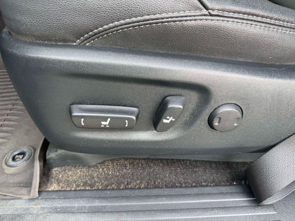 Used 2023 Toyota 4Runner SR5 Premium w/ Moonroof Package AWD/4WD image 16