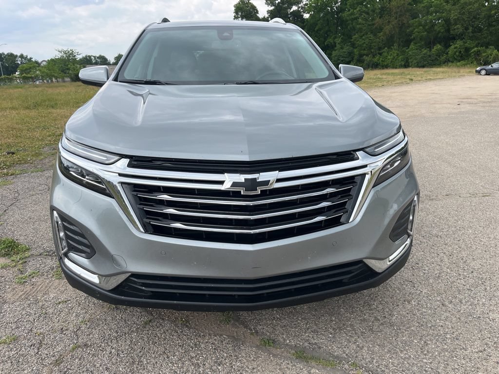 Used 2023 Chevrolet Equinox Premier w/ LPO, Floor Liner Package AWD/4WD image 6