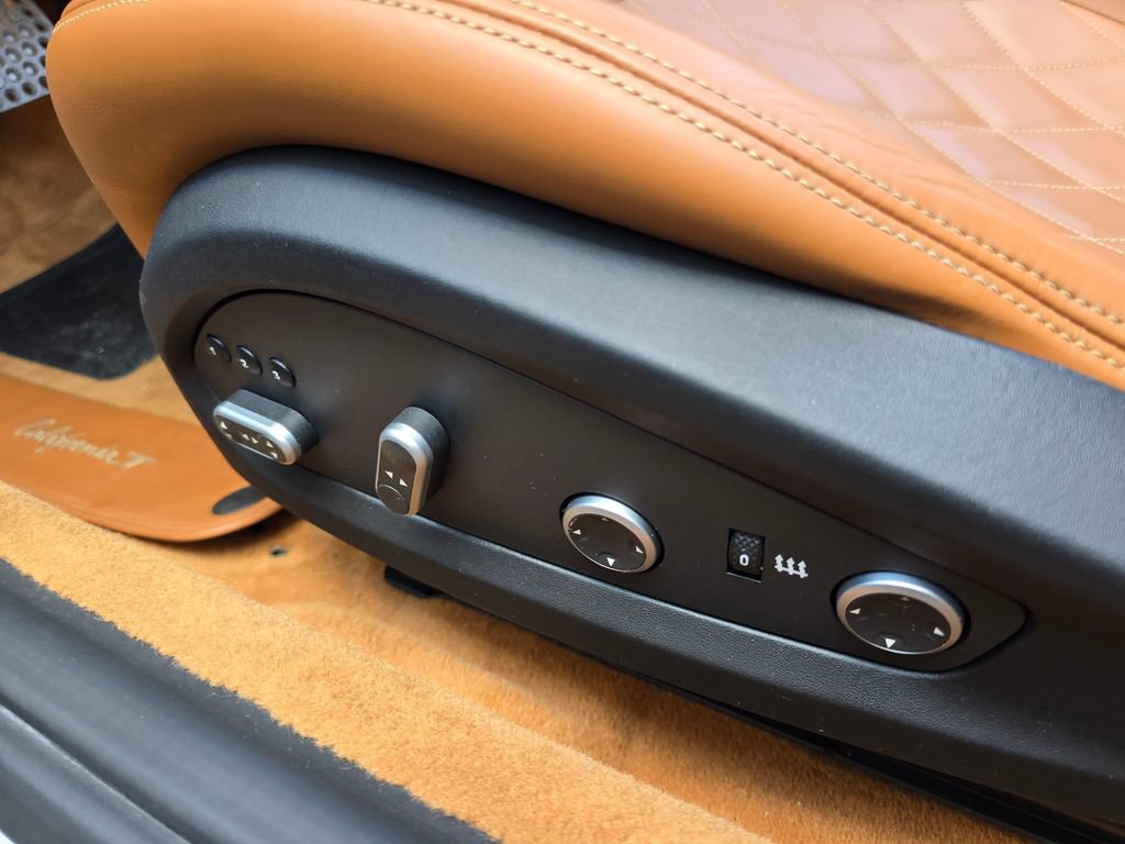 Used 2015 Ferrari California T RWD image 30