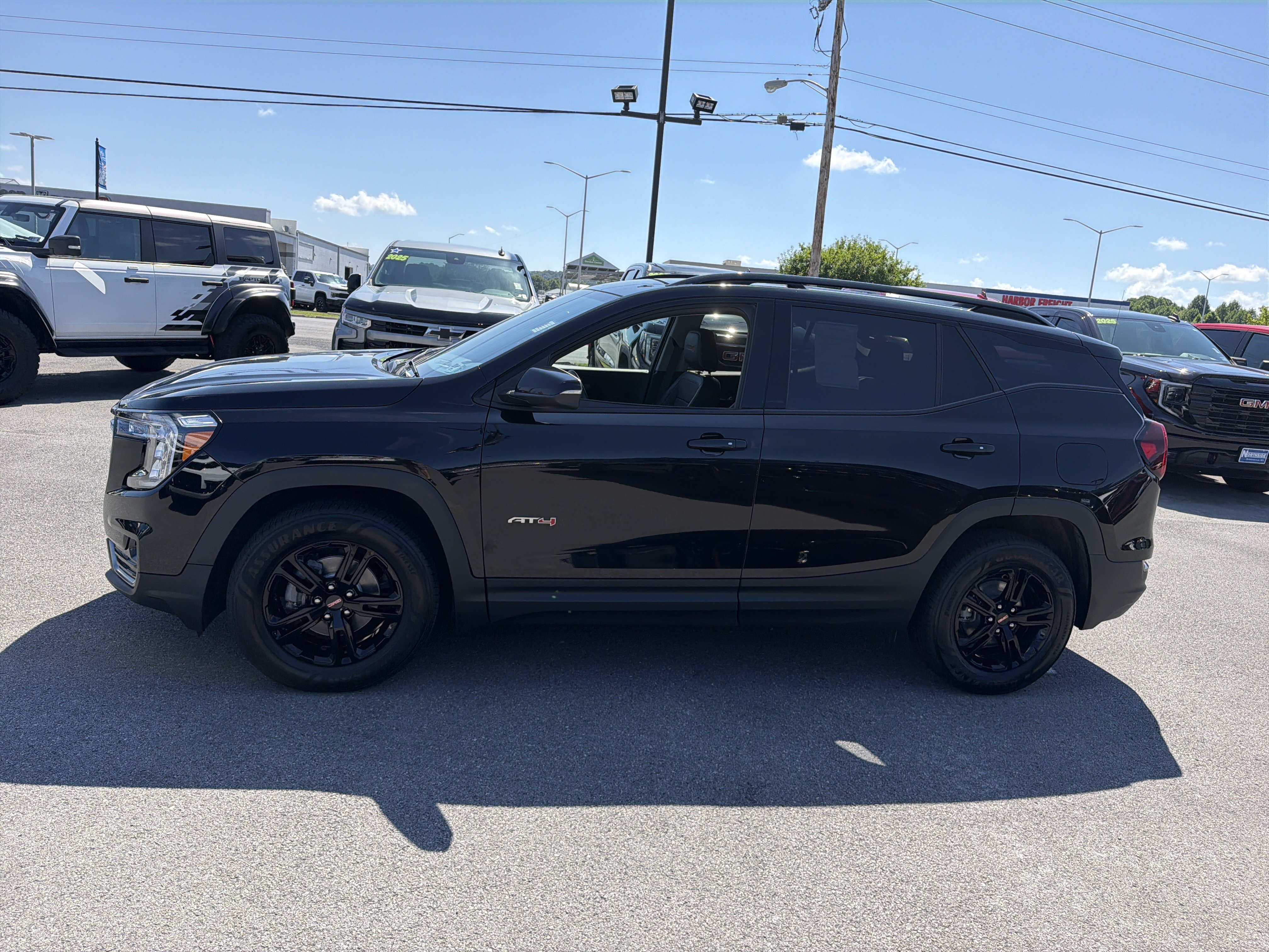 Used 2023 GMC Terrain AT4 AWD/4WD image 10
