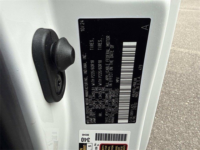 Used 2025 Toyota Sienna Limited image 30