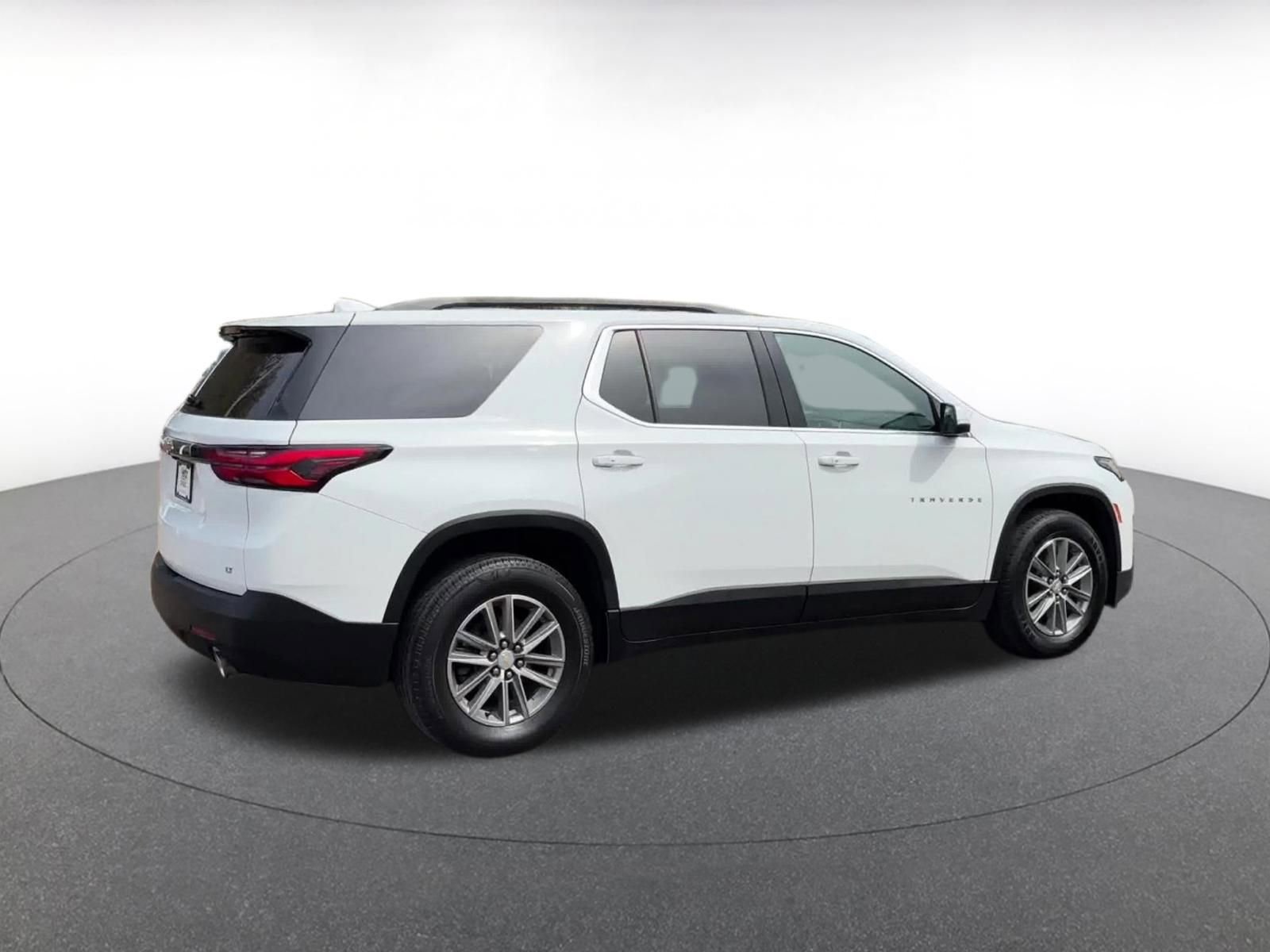 Used 2023 Chevrolet Traverse LT AWD/4WD image 15