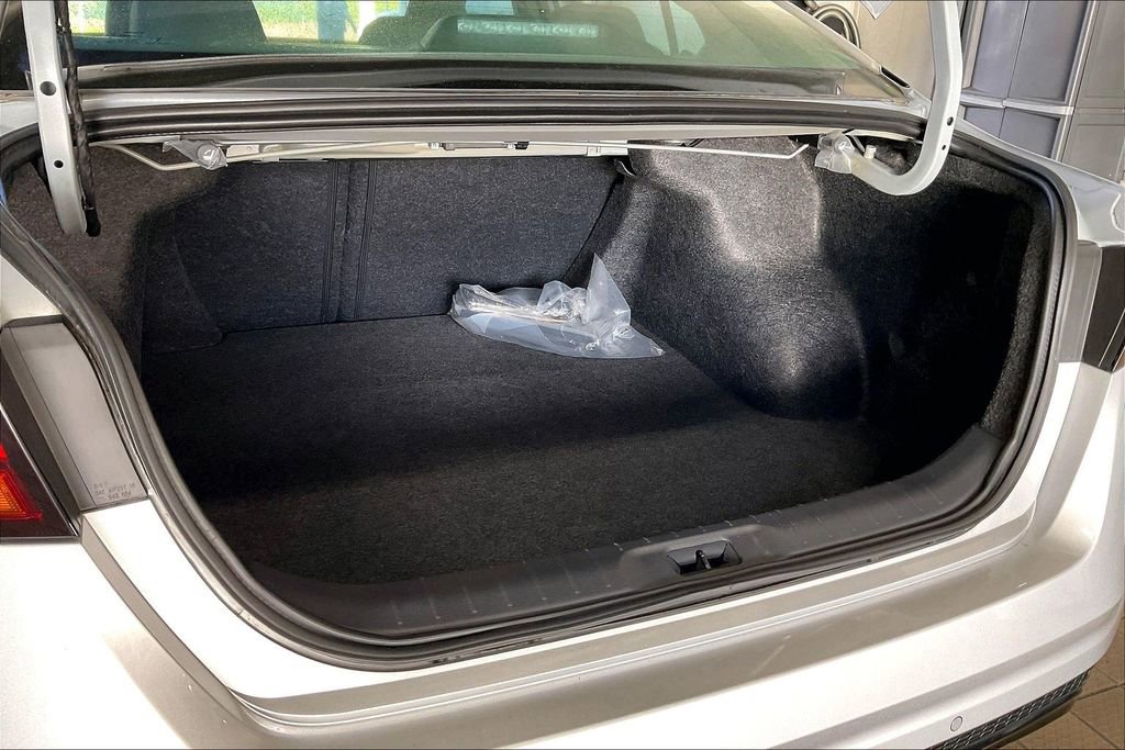 Used 2025 Nissan Altima 2.5 SR image 18