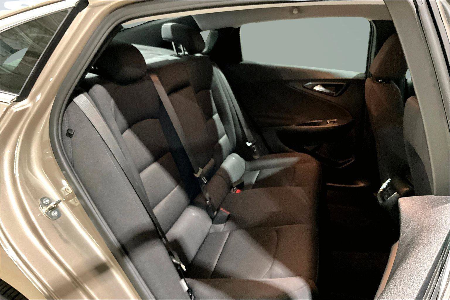 Used 2023 Chevrolet Malibu LT image 28