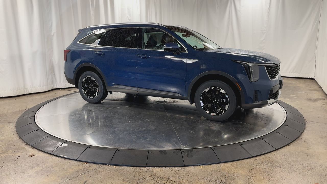 New 2026 Kia Sorento S image 3
