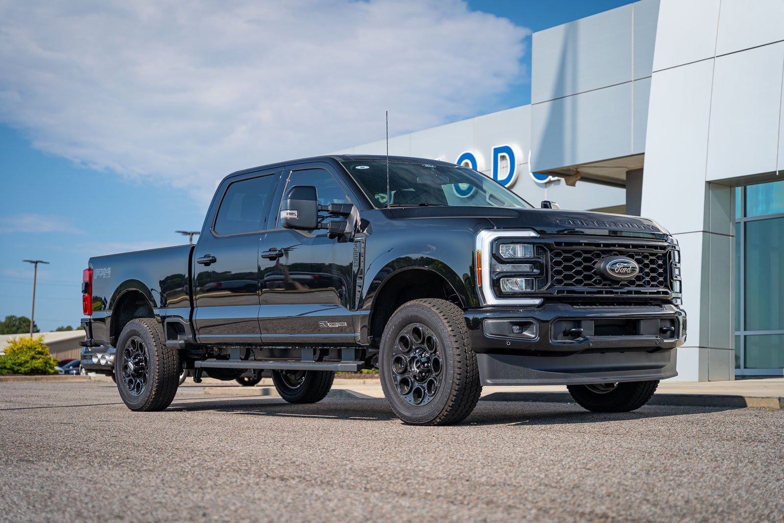 New 2025 Ford F250 Lariat w/ Lariat Ultimate Package