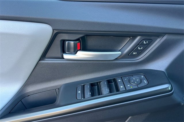 New 2026 Subaru Solterra Limited image 8