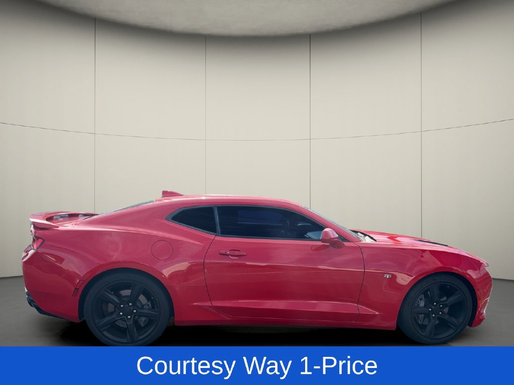 Used 2017 Chevrolet Camaro SS RWD image 9