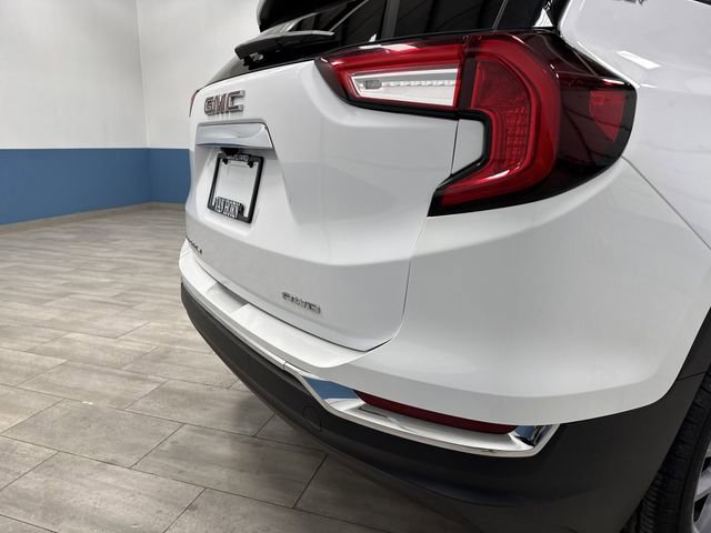 Used 2024 GMC Terrain SLT image 31