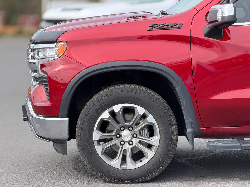 Used 2024 Chevrolet Silverado 1500 LTZ w/ LTZ Premium Package AWD/4WD image 19