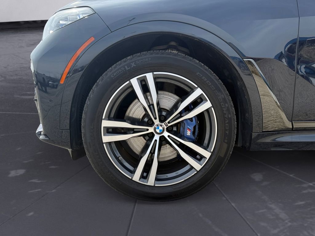 Used 2021 BMW X7 M50i image 23