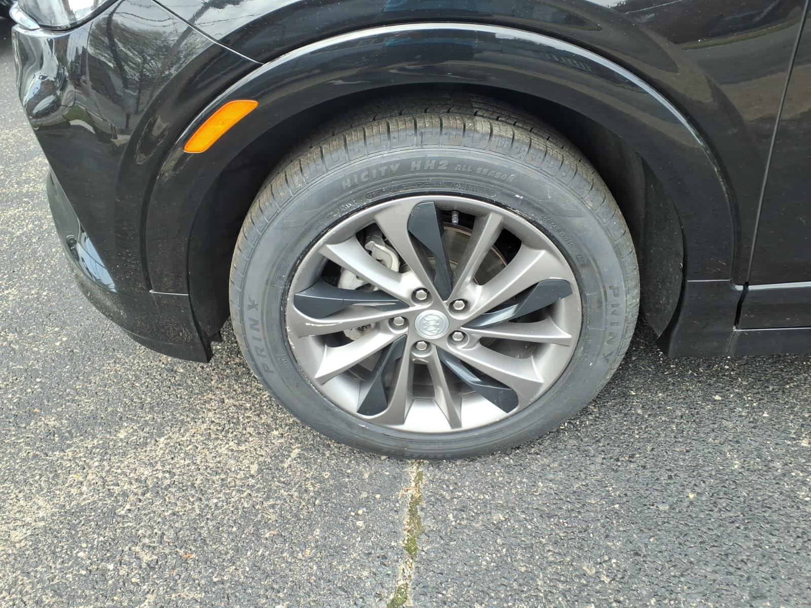 Certified 2022 Buick Encore GX Preferred w/ Sport Touring Package FWD image 9