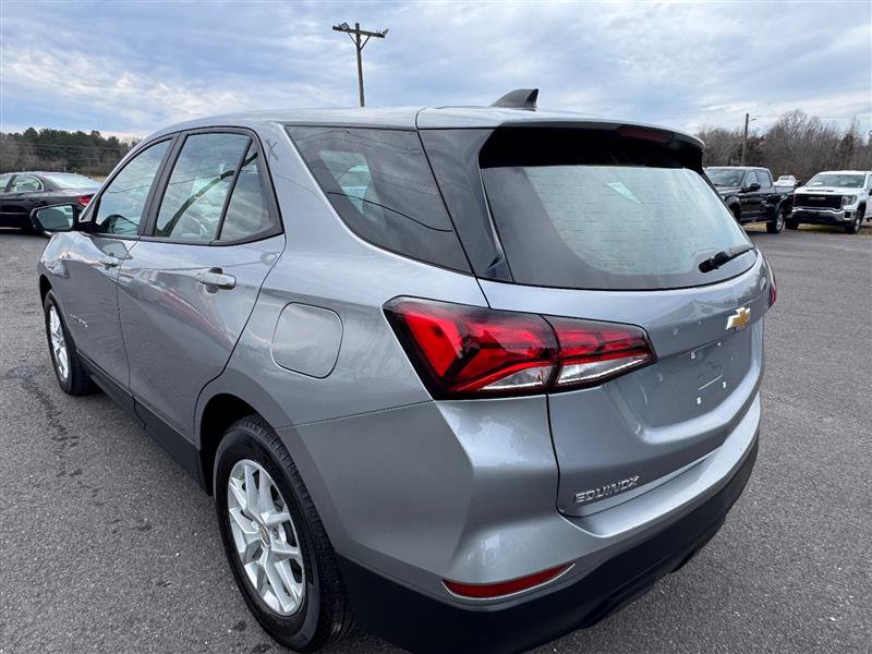 Used 2023 Chevrolet Equinox LS w/ LPO, Floor Liner Package image 18