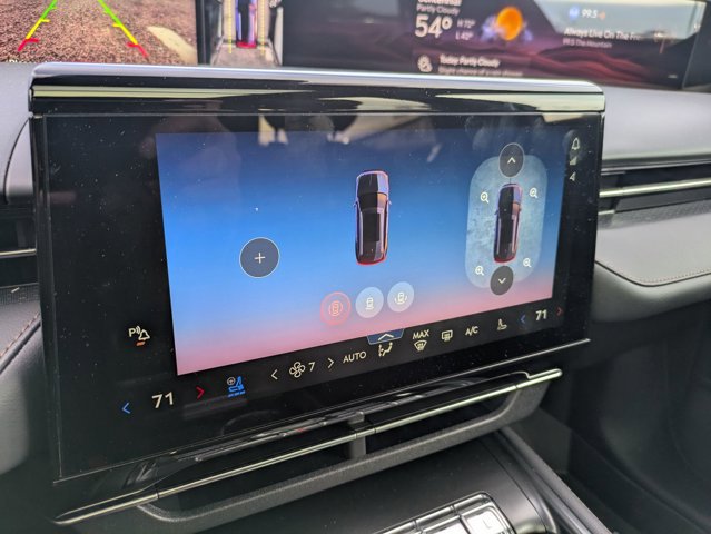 Used 2025 Lincoln Nautilus Premier w/ Equipment Group 102A image 12