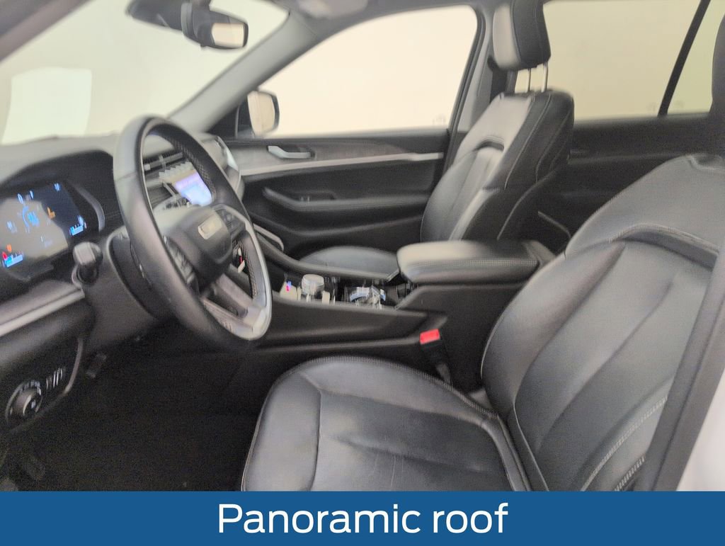 Used 2022 Jeep Grand Cherokee Limited image 4