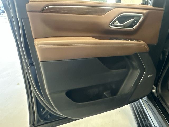 Used 2023 Chevrolet Suburban High Country image 34