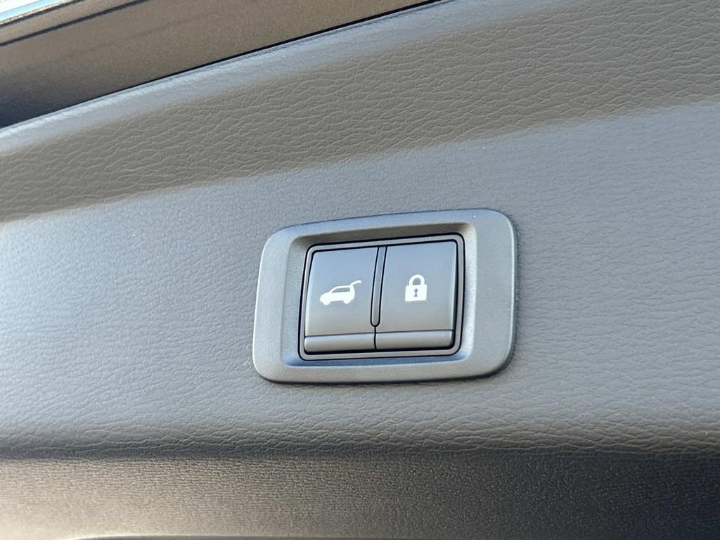 Used 2025 Mitsubishi Outlander SEL image 12