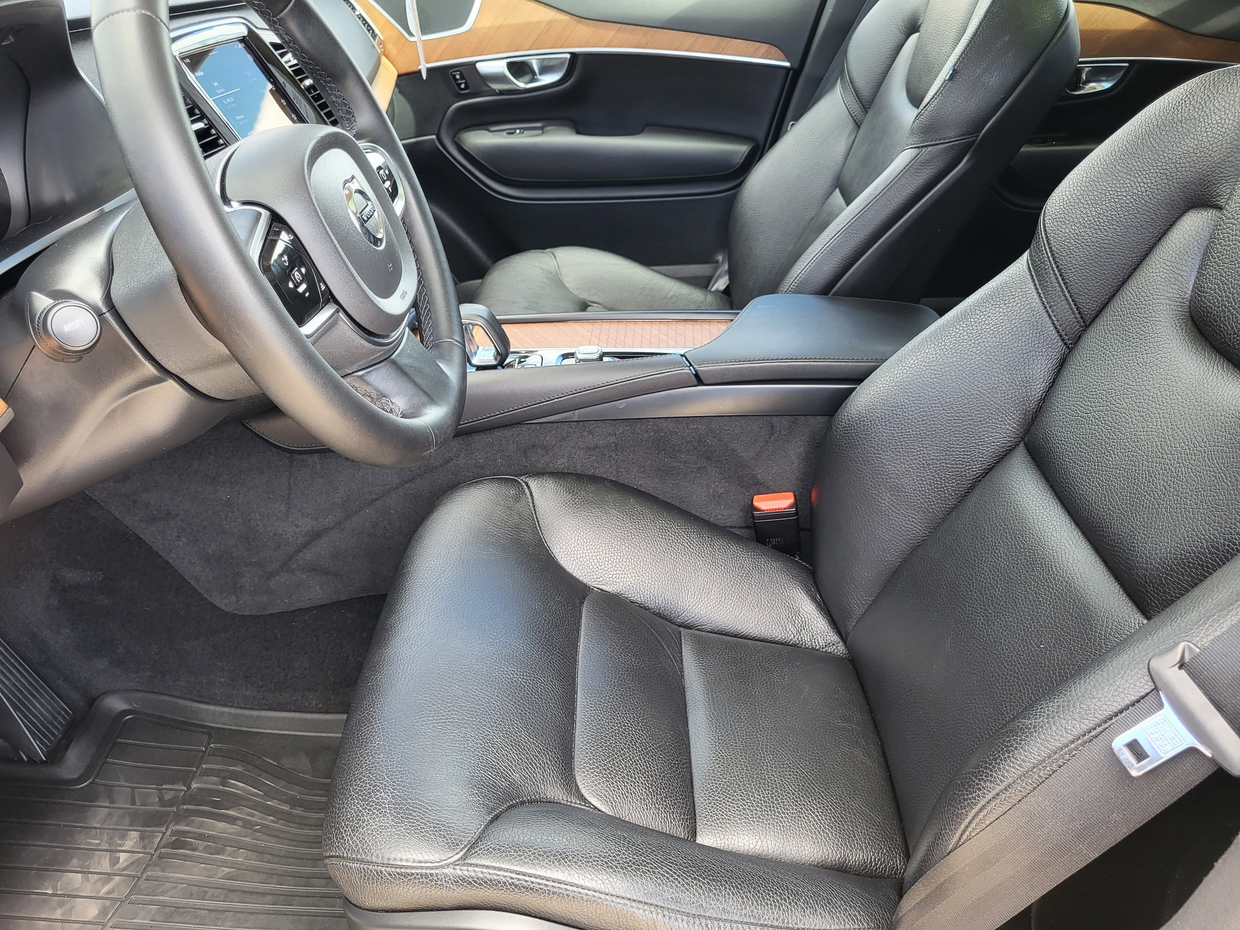Certified 2023 Volvo XC90 T8 Plus w/ Protection Package Premier image 10